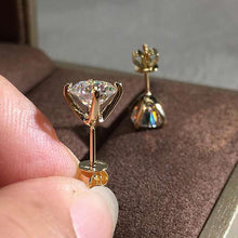 Round Cut Moissanite Diamond Simple Stud Earrings