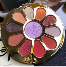 11 Color Shimmer Eyeshadow Palette in Sparkling Case